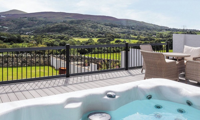 Penisarwaun Cottage | 2 bedroom accommodation in Penisarwaun, near Caernarfon
