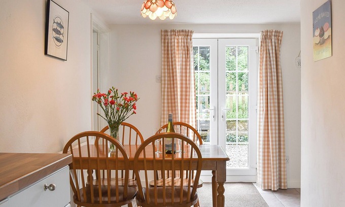 Callington Cottage | 2 bedroom accommodation in Trehingsta, near Callington