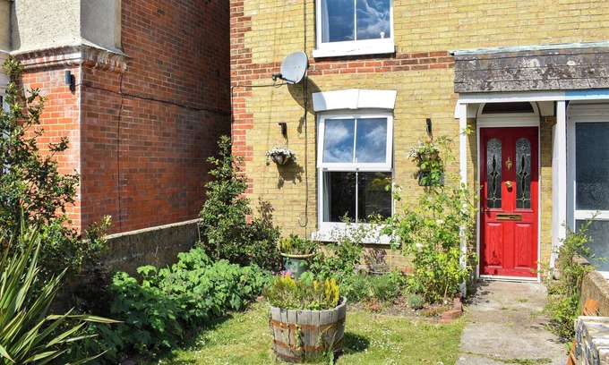 East Cowes Cottage | 2 bedroom accommodation in East Cowes