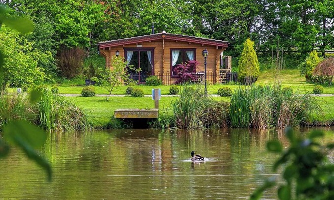 Welsh Frankton Ski Chalet | 2 bedroom accommodation in Ellesmere