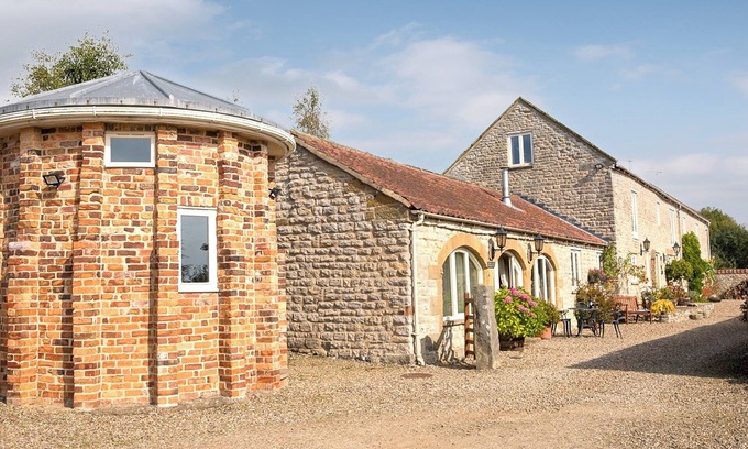 Wrelton Cottage | 2 bedroom accommodation in Wrelton, near Pickering