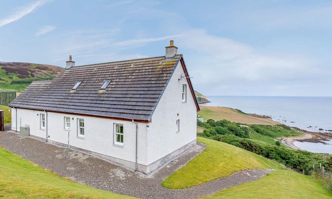 Helmsdale Cottage | 2 bedroom accommodation in Navidale, near Helmsdale