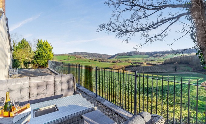 Monmouth Cottage | 2 bedroom accommodation in Monmouth