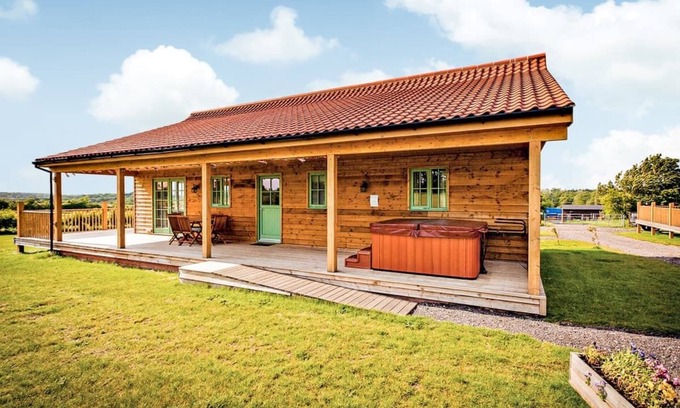 Palgrave Ski Chalet | 2 bedroom accommodation in Palgrave, Diss