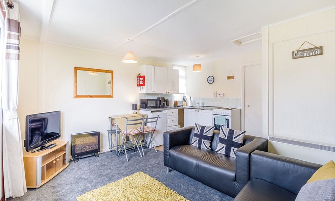 Anderby Creek Cottage | 2 bedroom accommodation in Anderby Creek, Mablethorpe