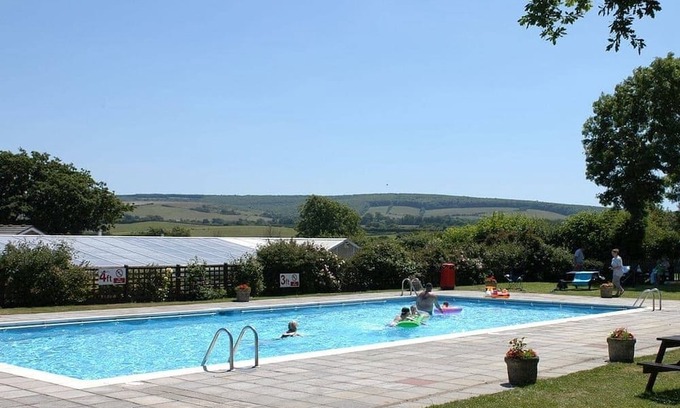 Ningwood House | 2 bedroom accommodation in Newbridge, Nr Yarmouth