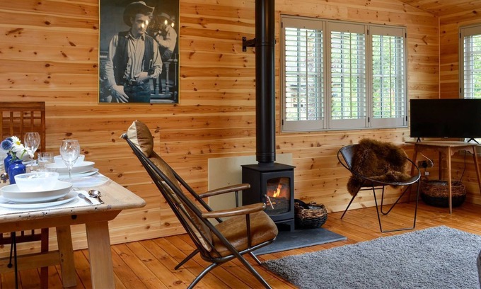 Evesham Cottage | 2 bedroom accommodation in Evesham, near Broadway