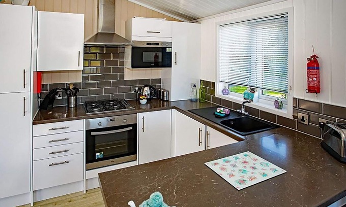Wisbech Ski Chalet | 2 bedroom accommodation in Wisbech