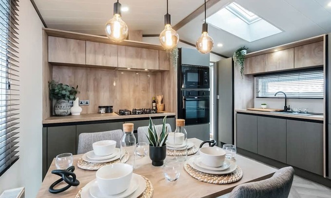 Arnold Ski Chalet | 2 bedroom accommodation in Skirlaugh, Nr Hull