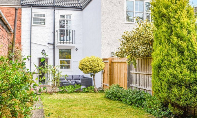 Elloughton Cottage | 2 bedroom accommodation in Elloughton, near Beverley
