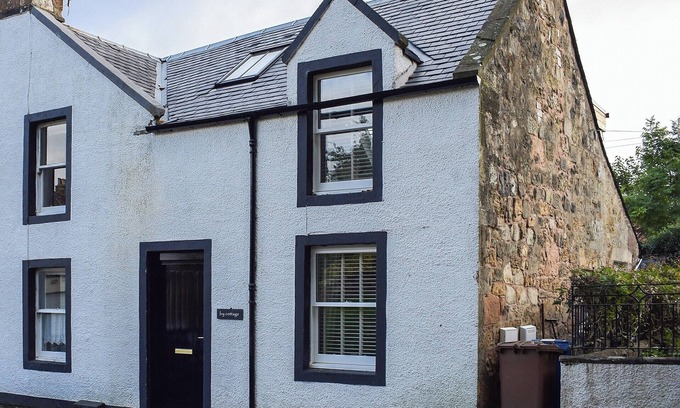 Falkland Cottage | 2 bedroom accommodation in Falkland, near Cupar