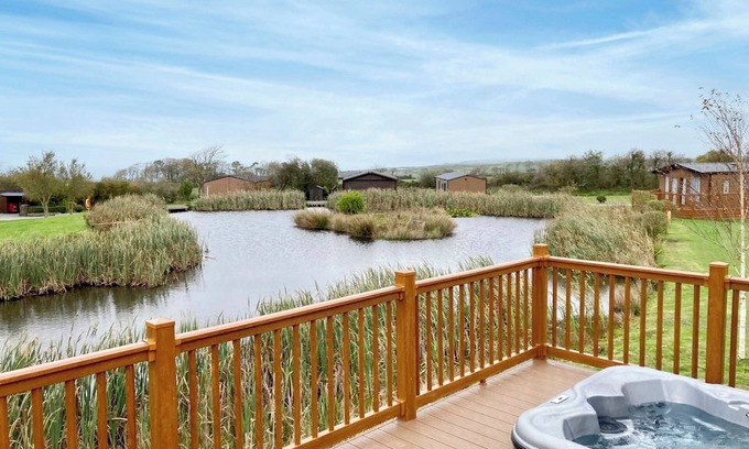 Llansantffraed Ski Chalet | 2 bedroom accommodation in Llanon
