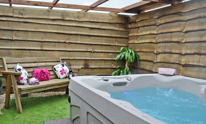 Lydney Cottage | 2 bedroom accommodation in Bream, near Lydney