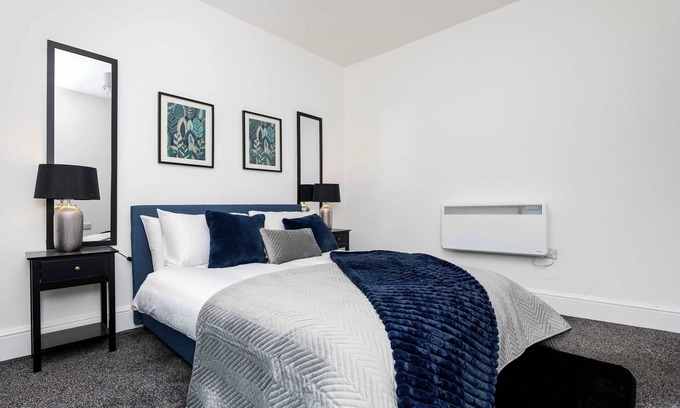 Hawick Apartment | 2 Bedroom Apartment-Free Parking