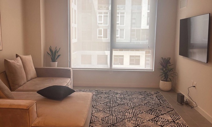 Wynwood Art District Apartment | 2-bedroom apartment in beautiful Wynwood w/WiFi, Sauna, Gym, Heated pool.
