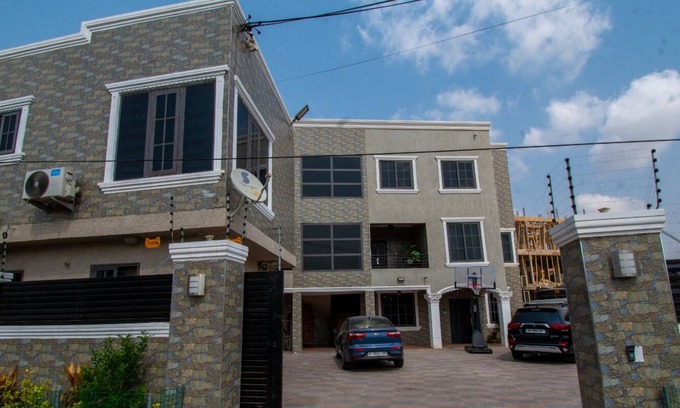 Dansoman Apartment | 2-bedroom apartment in fabulous Accra with WiFi, AC. Live your best vacation