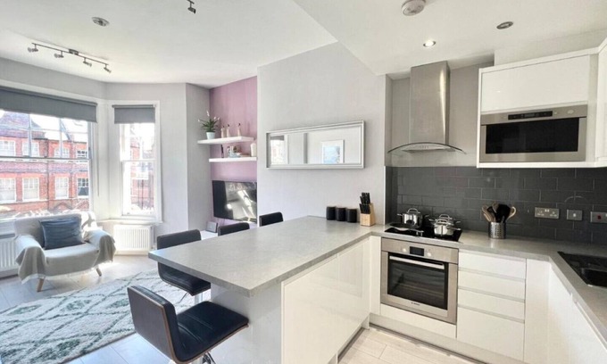 Frognal and Fitzjohns Apartment | 2 Bedroom Apartment in South Hampstead