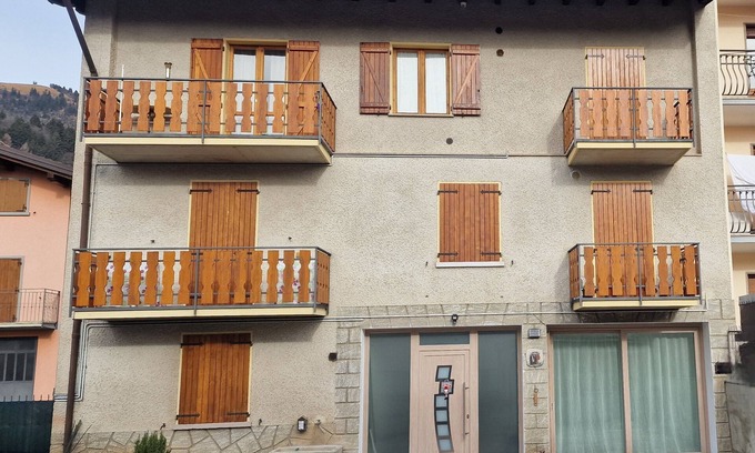 Fino del Monte Apartment | 2 Bedroom Apartment in Rovetta