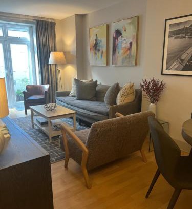 Chelsea Riverside Apartment | 2 Bedroom Apartment just off Kings Road