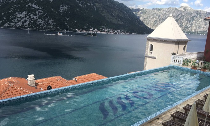 Donja Kostanjica Apartment | 2 bedroom apartment with private beach and swimming pool in Kotor Bay
