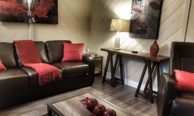 Downtown Gatineau Apartment | 2-Bedroom Apartment Sweet #1 by Amazing Property Rentals