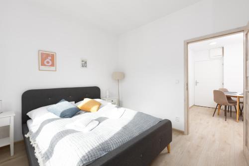 Prague 4 Apartment | 2 bedroom apartment with a terrace near the metro