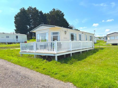 Bembridge Apartment | 2 Bedroom Caravan SHS3, Sandhills, Bembridge