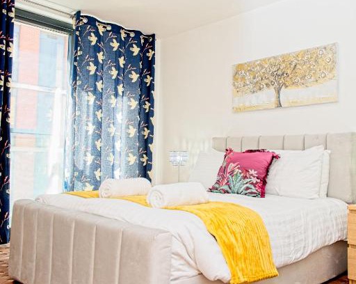Gay Village Apartment | 2 Bedroom Chinatown Apartment