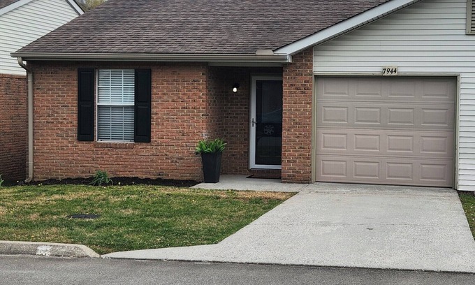 Powell Condo | 2-bedroom condo just remodeled. 1 car garage. Includes utilities, wifi, tv