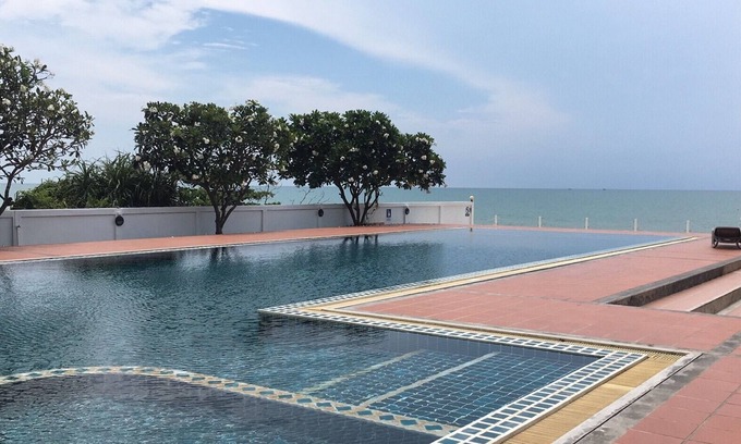 Khanom Apartment | 2 bedroom condo with sea view and pool