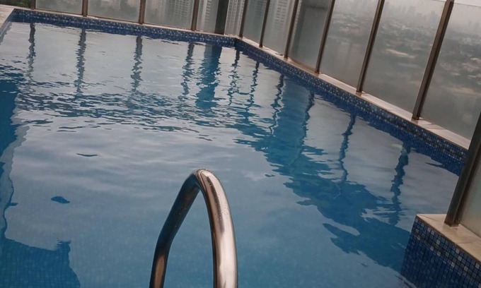 Quezon City Condo | 2 Bedroom Condominium with FREE Unlimited Internet & NETFLIX for 4-5 Person