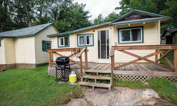 Gravenhurst Cabin | 2-Bedroom Cottage #5 - Lodgepole Pine