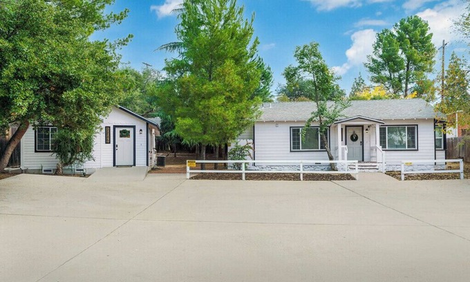 Alpine Cottage | 2-bedroom cottage just 7 minutes from Viejas Casino