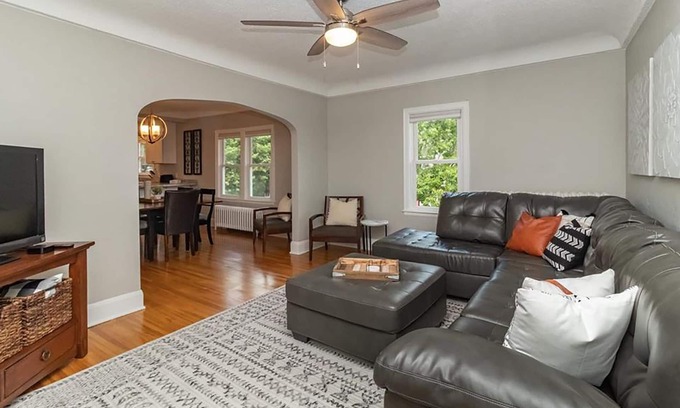 Harrison House | 2-Bedroom Duplex with Pvt Backyard in Minneapolis