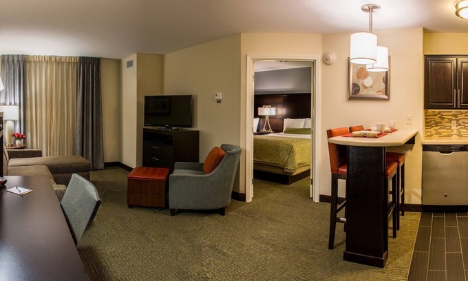 Schererville Condo | 2 Bedroom | Free Daily Breakfast. Indoor Pool.