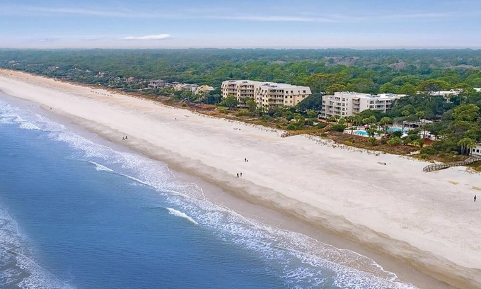 Sea Pines Resort | 2 Bedroom Garden View at Marriott's Monarch at Sea Pines