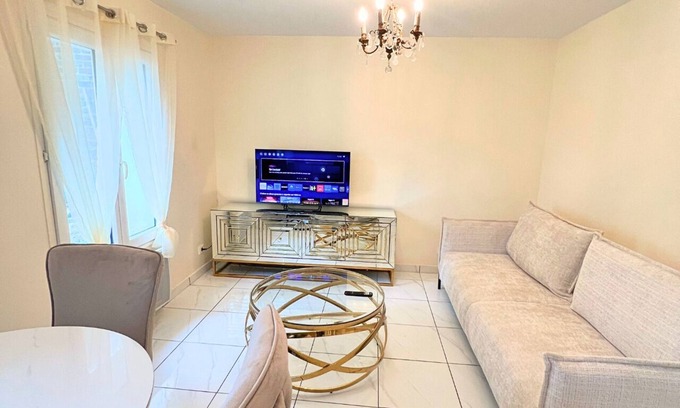 Sarcelles House | 2 Bedroom Home: Stay 15min train ride from Paris with WiFi
