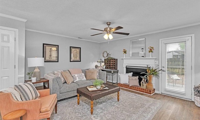 National Hills House | 2 bedroom home with 1.5 bathrooms and fully fenced backyard