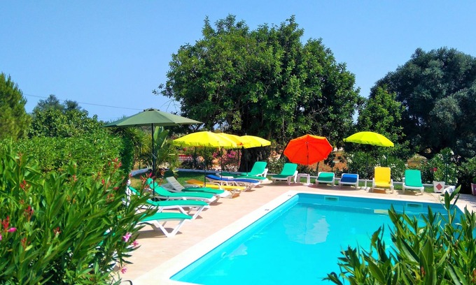Alpouvar House | 2 bedroom house in beautiful rural property with pool Albufeira