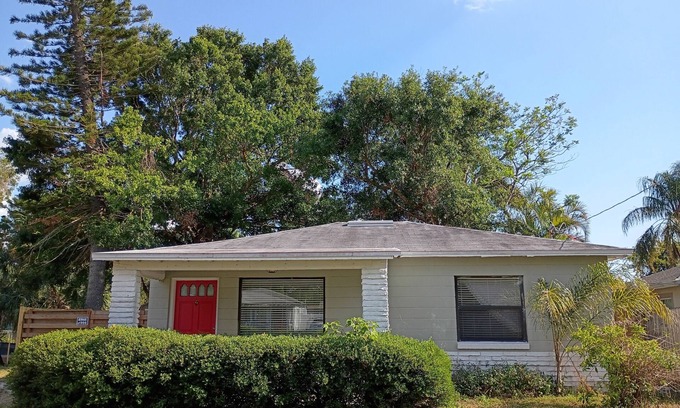 Sun Bay South House | 2-bedroom house in South Tampa with WiFi, AC Hammocks bikes and pet friendly!