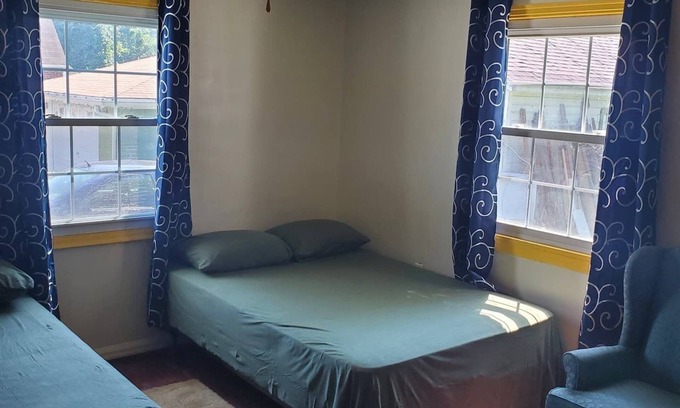 Aliquippa House | 2 bedroom house sleeps 8 people or more n