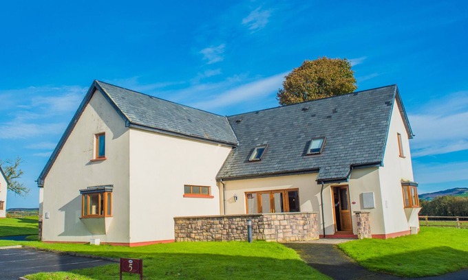 Bodyke House | 2 Bedroom House with private bathroom