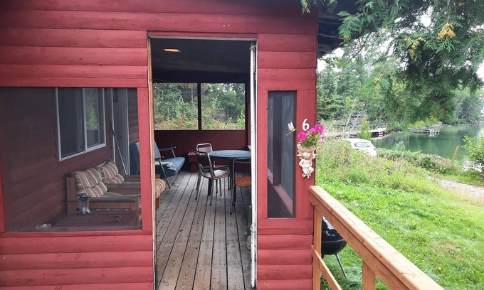 Sioux Narrows Nestor Falls Cabin | 2 bedroom lakefront cabin on Crow Lake #6 Bull Moose Lodgen