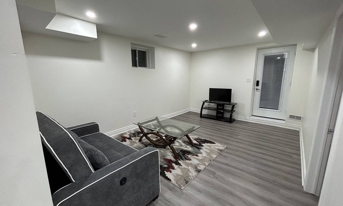 Brampton House | 2 bedroom legal basement apartment with full bath, including private entrance