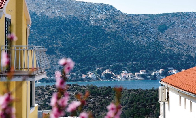 Grebastica Apartment | 2 bedroom lovely apartment in Sibenik