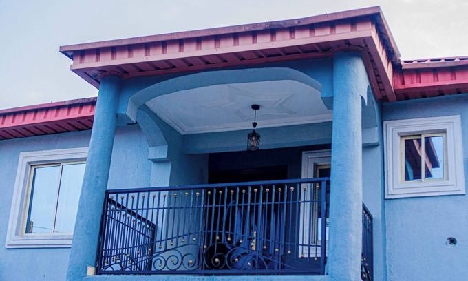Alimosho Apartment | 2 Bedroom Luxury Apartment With Pool -24hrs Power -ps4