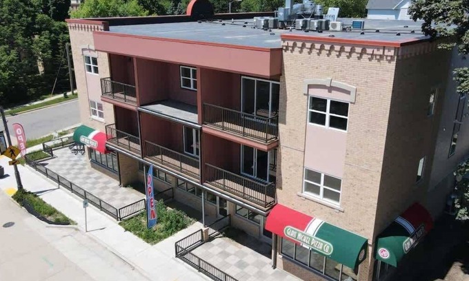 Sun Prairie Apartment | 2 Bedroom - Main Street Sun Prairie WI