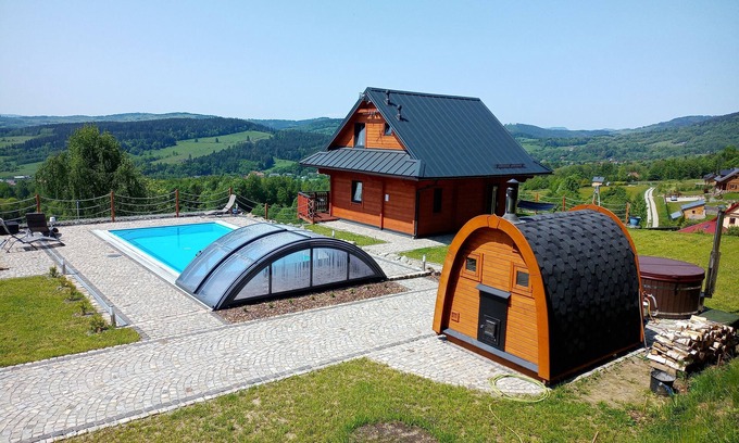 Jugow Ski Chalet | 2 - bedroom mountain chalet with sauna and hot tub