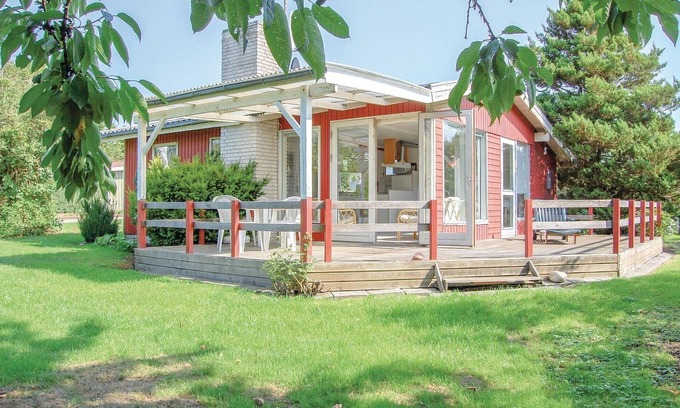 Hejlsminde Strand House | 2 bedroom nice home in Hejls