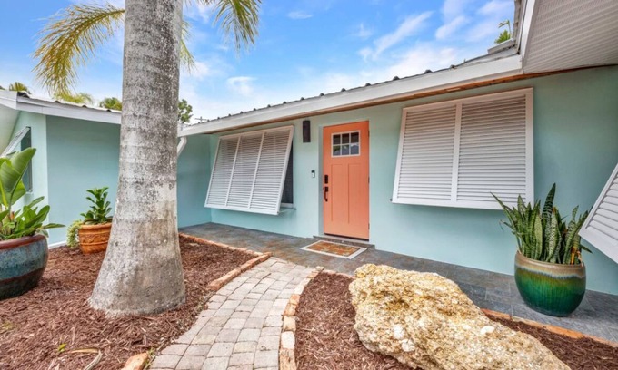 Punta Gorda House | 2-bedroom Pool home in Downtown Punta Gorda